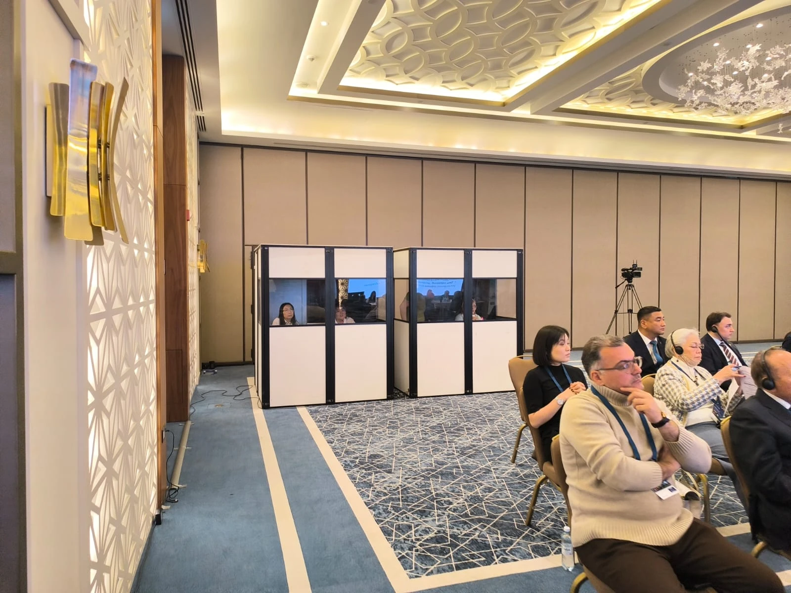 Оборудование для синхронного перевода в Астане — arenda oborudovaniya sinhronnogo perevoda astana